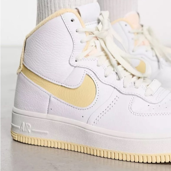 LIKE NEW! NIKE AIR FORCE Sculpt! - Picture 7 of 16